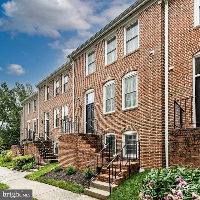 9644 Sutton Green Ct, Vienna, VA 22181 - view of front facade featuring brick siding