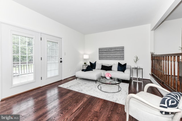 9644 Sutton Green Ct, Vienna, VA 22181 - living room with wood finished floors and baseboards