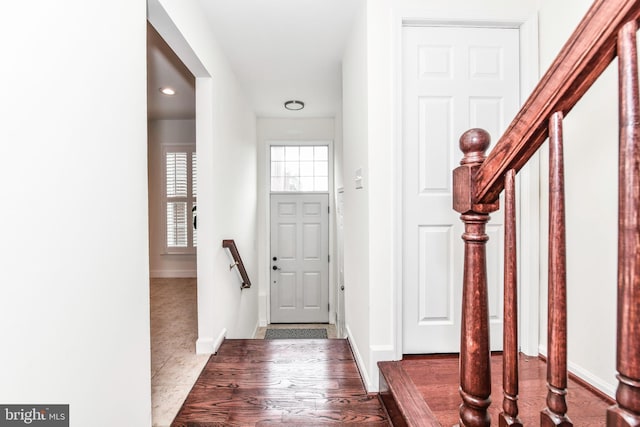 9644 Sutton Green Ct, Vienna, VA 22181 - foyer with baseboards
