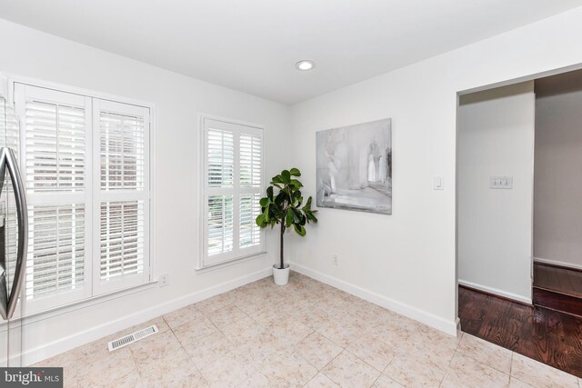 9644 Sutton Green Ct, Vienna, VA 22181 - unfurnished room with baseboards and recessed lighting