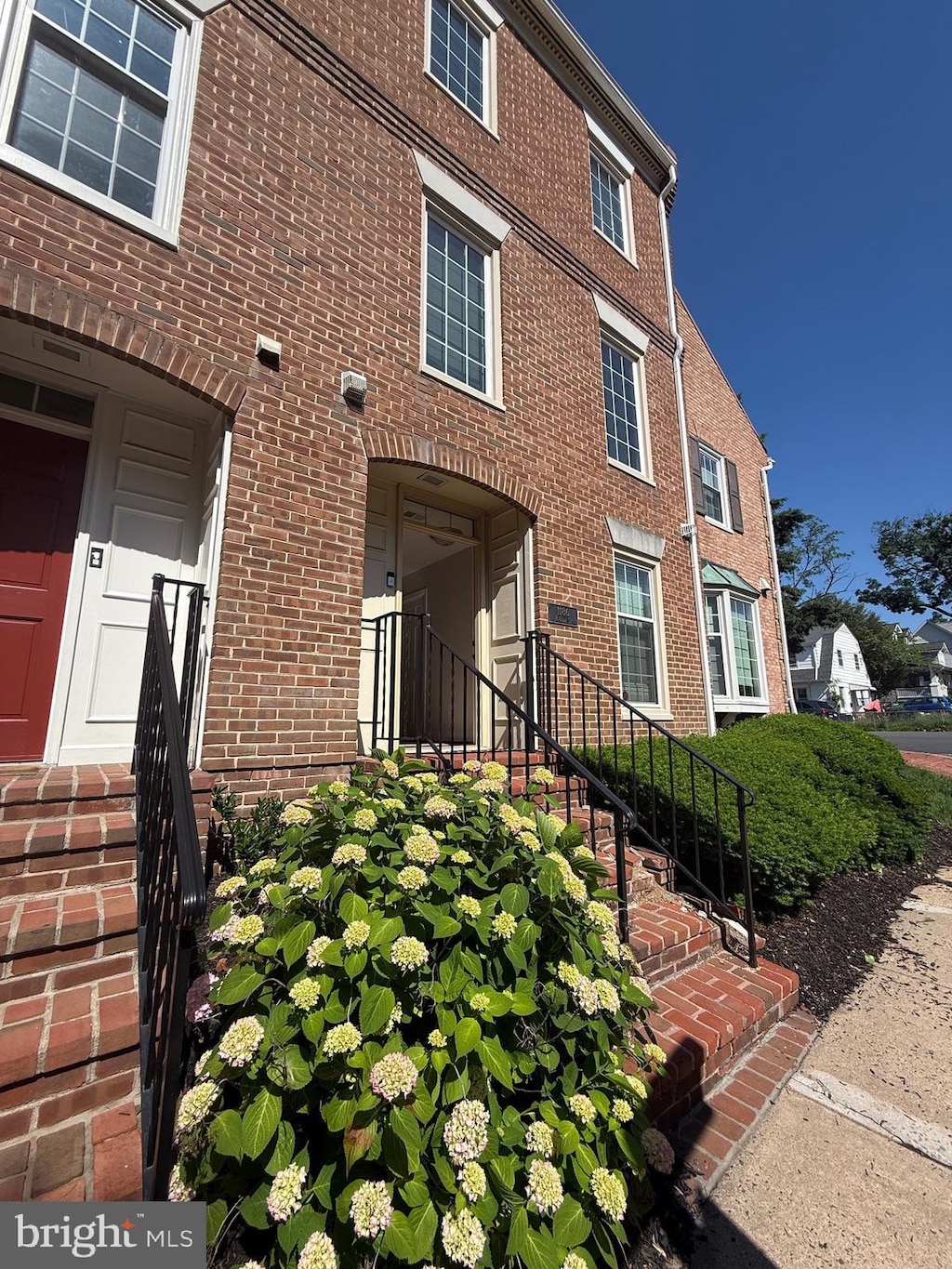 1186 N Utah St, Arlington, VA 22201 - view of side of property with brick siding