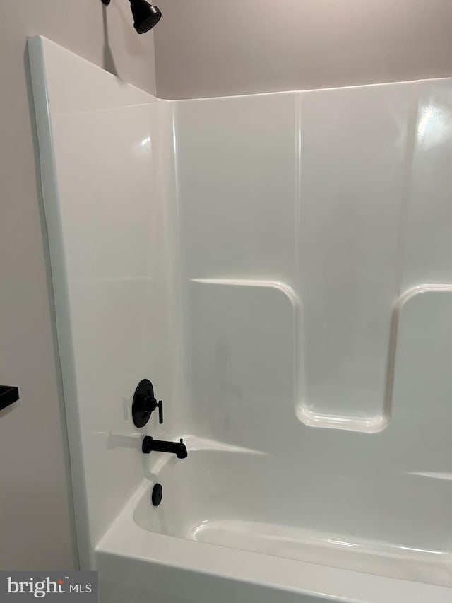 bathroom featuring shower / bath combination