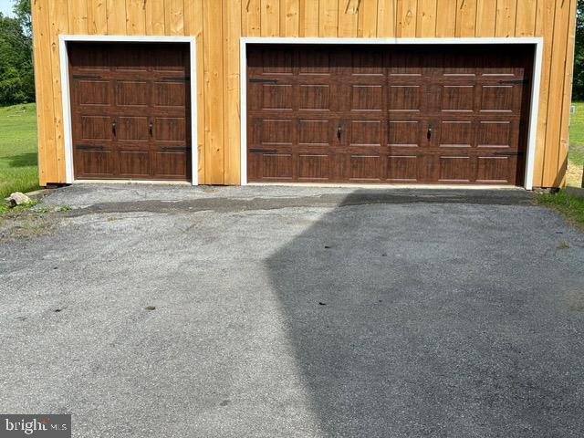 639 Old Airport Rd, Douglassville, PA 19518 - view of detached garage
