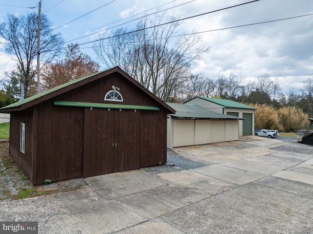 view of detached garage