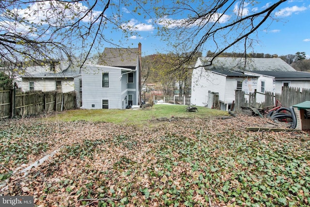 417 N Nichols St, Pottsville, PA 17901 - view of yard featuring a fenced backyard