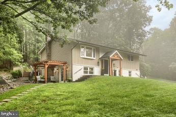 20 Tower Rd, Dillsburg, PA 17019 - split foyer home featuring a pergola and a front lawn
