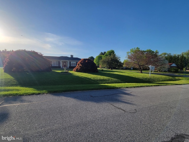 7198 Allegheny Dr, Frederick, MD 21702 - view of front of home featuring a front lawn