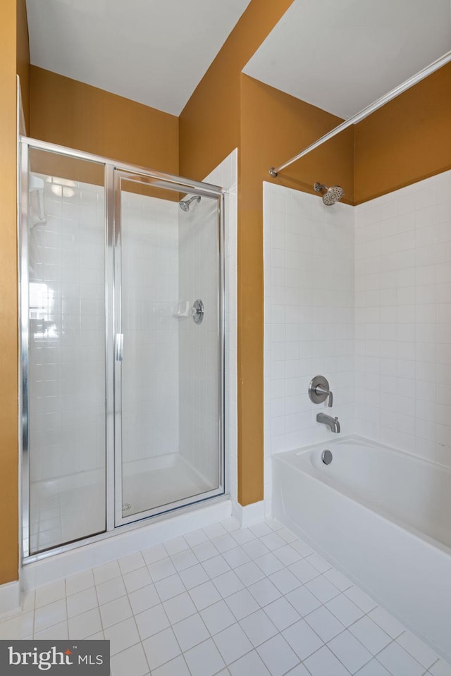 13945 Hollow Wind Way Unit 201, Woodbridge, VA 22191 - full bath with baseboards and tile patterned flooring