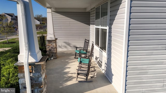 view of patio / terrace with covered porch