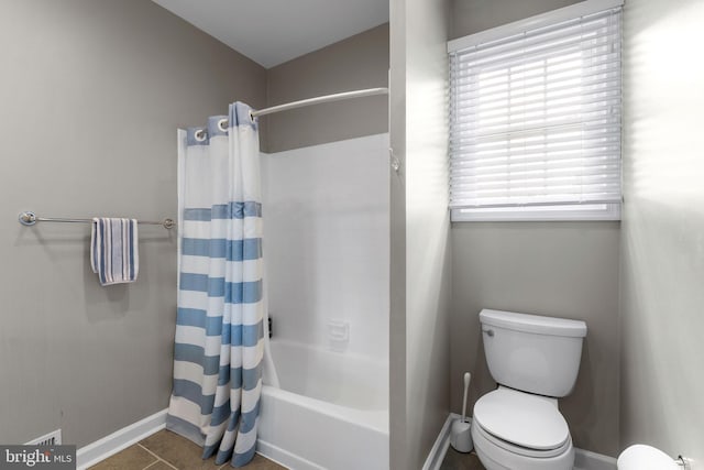 1823 Westmoreland St, Mclean, VA 22101 - full bathroom with baseboards, healthy amount of natural light, toilet, and shower / tub combo with curtain