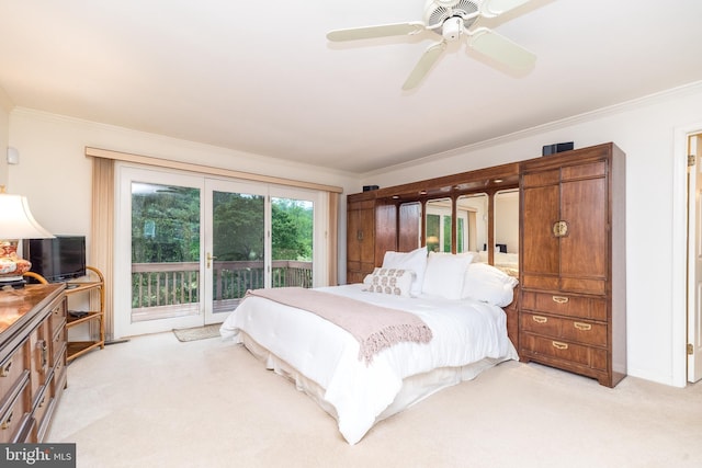bedroom featuring access to outside, light carpet, crown molding, and ceiling fan
