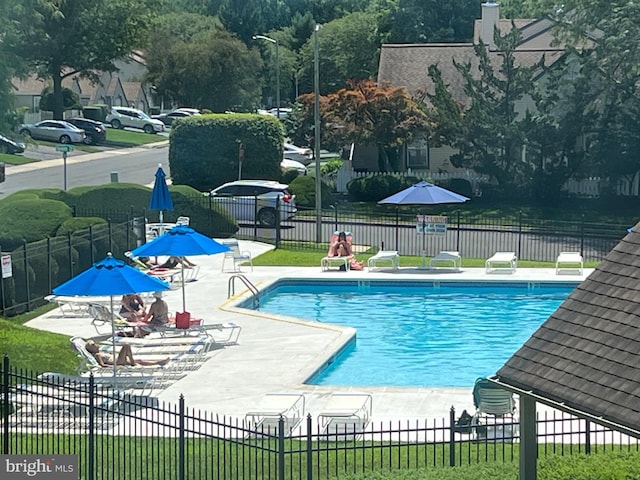 1646 Mcnelis Dr, Southampton, PA 18966 - pool featuring fence and a patio