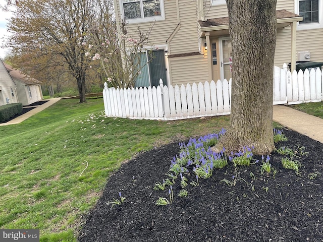 1646 Mcnelis Dr, Southampton, PA 18966 - view of yard with fence