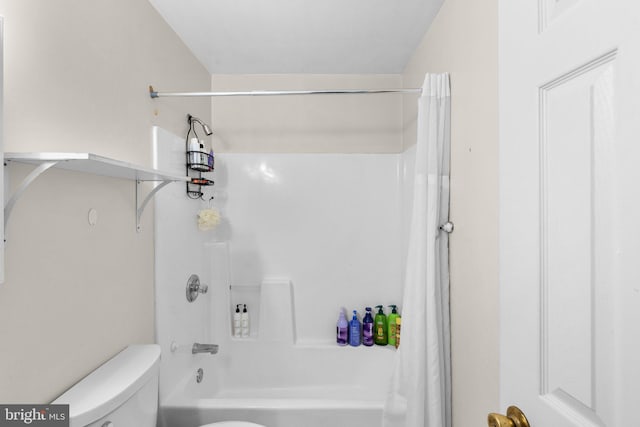6011 Bauman Dr, Elkridge, MD 21075 - full bathroom featuring toilet and shower / bathtub combination with curtain