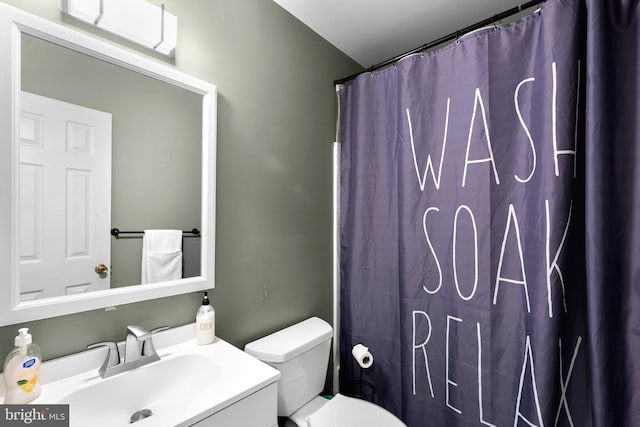 6011 Bauman Dr, Elkridge, MD 21075 - full bath featuring a shower with shower curtain, toilet, and vanity