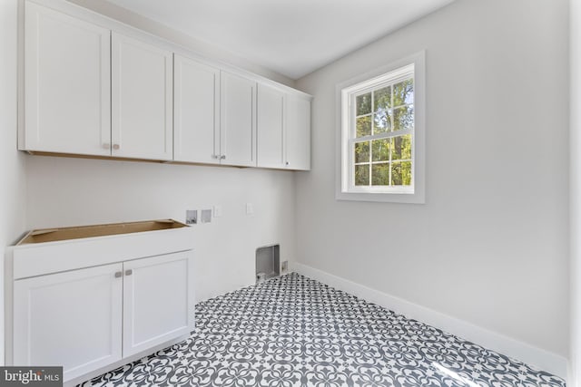 17 Hickory Ln, Malvern, PA 19355 - clothes washing area featuring cabinet space, baseboards, hookup for an electric dryer, and hookup for a washing machine
