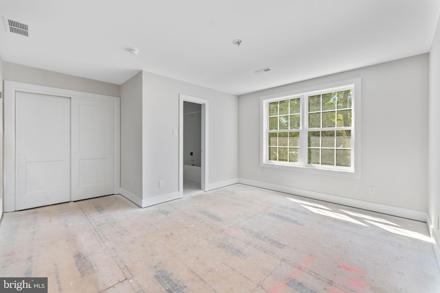 17 Hickory Ln, Malvern, PA 19355 - unfurnished bedroom featuring visible vents, baseboards, and a closet