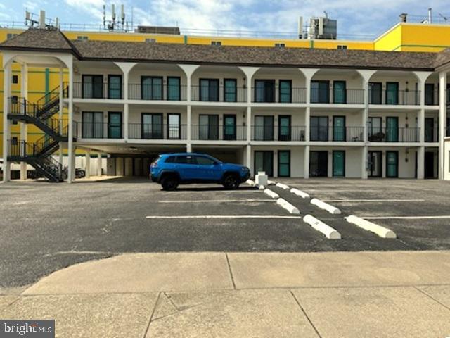 504 E 17th Ave Unit 206, Wildwood, NJ 08260 - view of uncovered parking lot