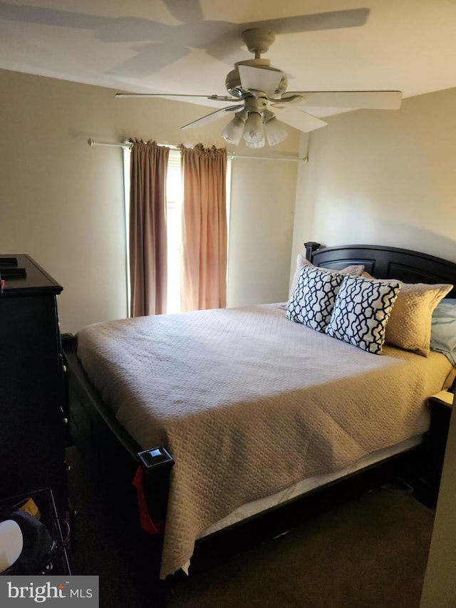 bedroom with a ceiling fan