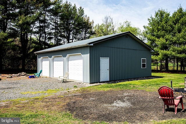 view of detached garage