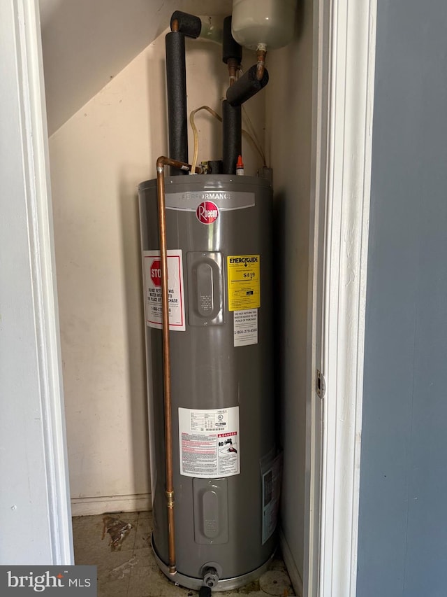 7601 Somerset Ln, Manassas, VA 20111 - utilities featuring electric water heater