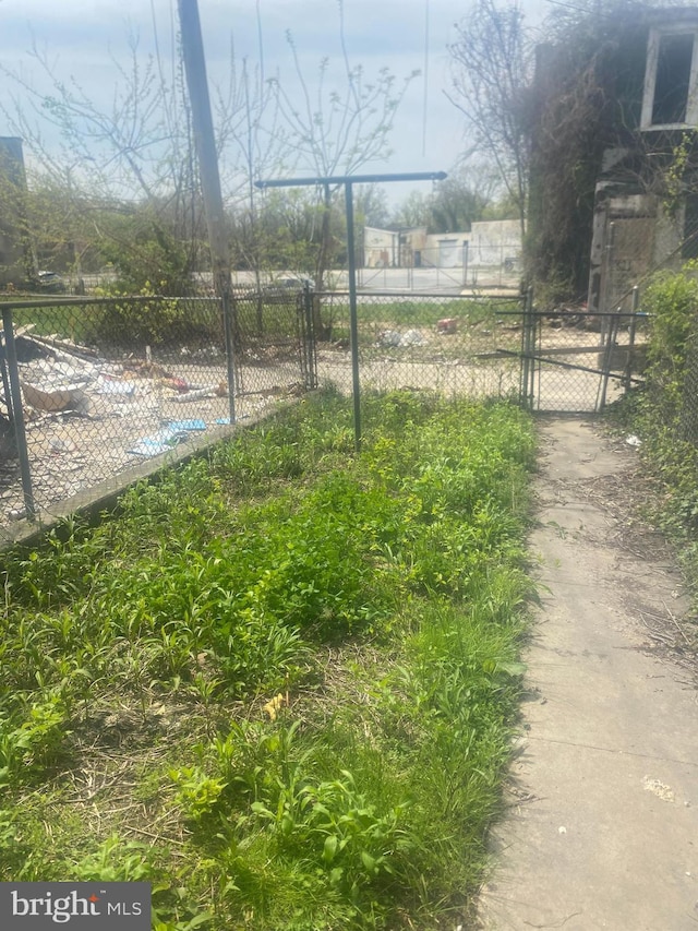 1820 Hope St, Baltimore, MD 21202 - view of yard with fence and a gate