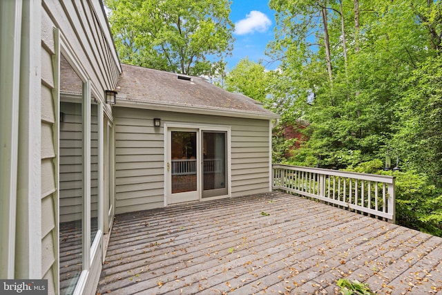 1925 Upper Lake Dr, Reston, VA 20191 - view of wooden deck