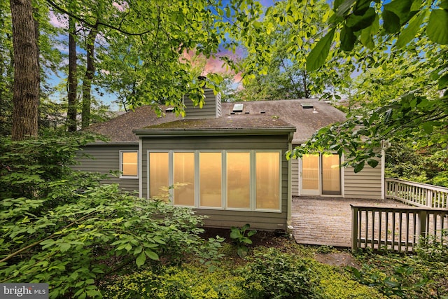 1925 Upper Lake Dr, Reston, VA 20191 - rear view of property featuring roof with shingles and a wooden deck