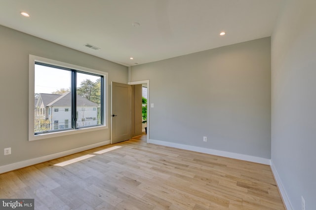 1127 Guilford Ct, Mclean, VA 22101 - spare room featuring recessed lighting, visible vents, light wood-type flooring, and baseboards
