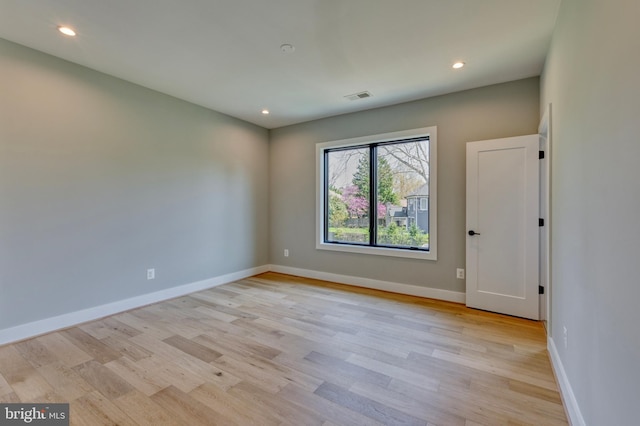 1127 Guilford Ct, Mclean, VA 22101 - spare room with recessed lighting, visible vents, light wood-type flooring, and baseboards