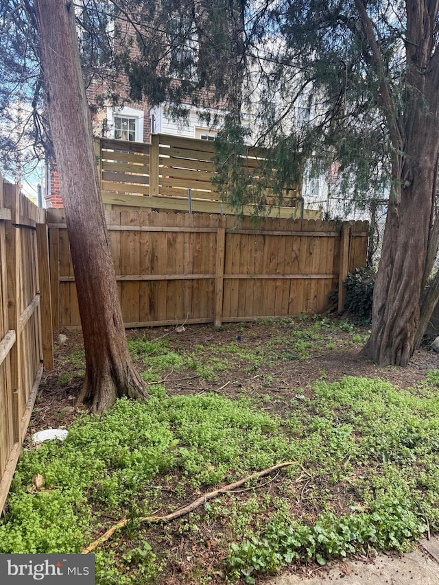 4561 N Camac St, Philadelphia, PA 19140 - view of yard featuring fence private yard