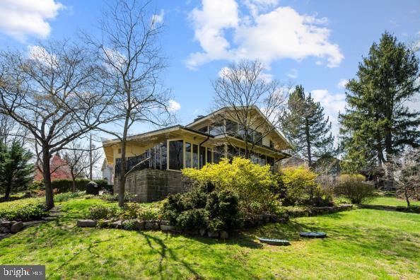 2984 N Sugan Rd, New Hope, PA 18938 - back of house with a yard