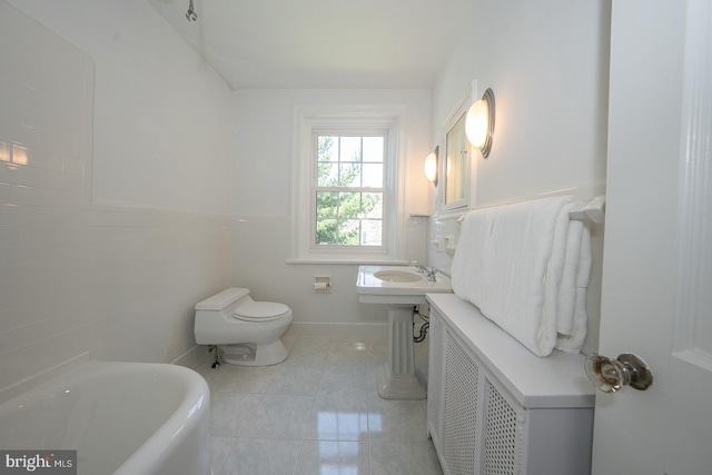 723 S Latches Ln, Merion Station, PA 19066 - full bath featuring toilet and a tub