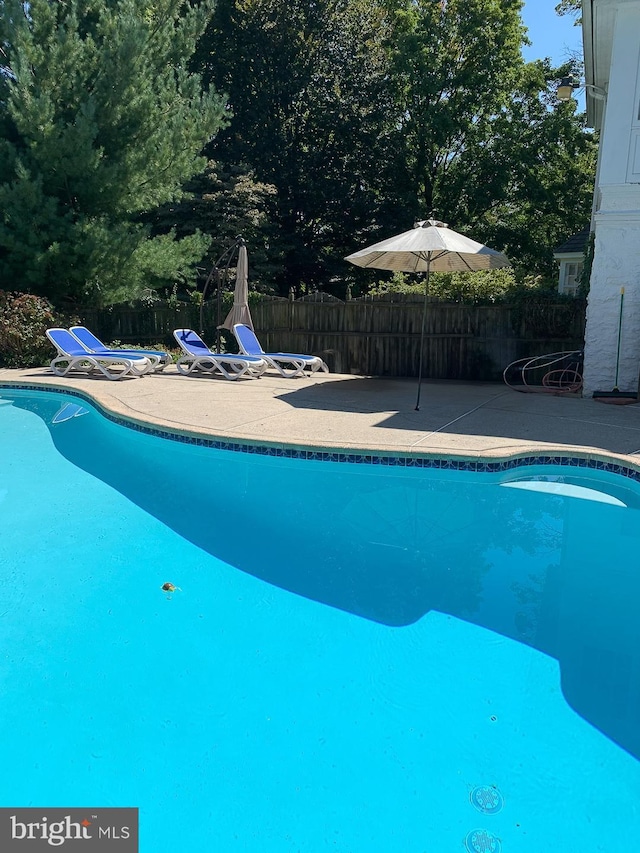 723 S Latches Ln, Merion Station, PA 19066 - view of swimming pool with a patio area