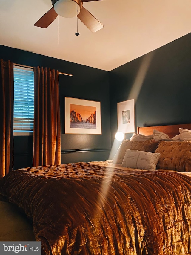 7910 Bayberry Dr, Alexandria, VA 22306 - bedroom with a ceiling fan
