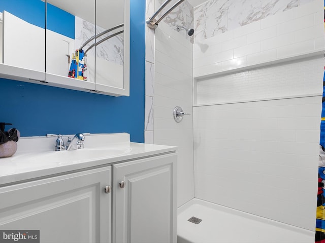 9 Honeysuckle Dr, Newark, DE 19702 - full bathroom featuring tiled shower and vanity