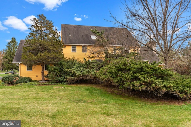 29 Foxcroft Dr, Princeton, NJ 08540 - view of front of home featuring a front yard