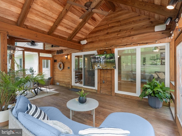 sunroom / solarium with ceiling fan