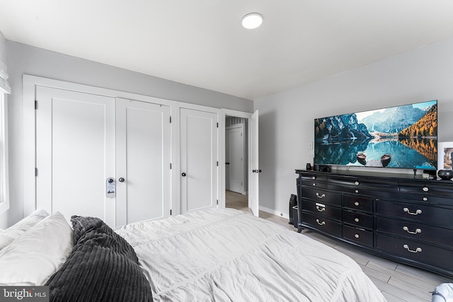 11 New Coach Pl, Willingboro, NJ 08046 - bedroom featuring light wood-style floors and baseboards