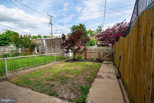 1323 W 41st St, Baltimore, MD 21211 - view of fenced backyard