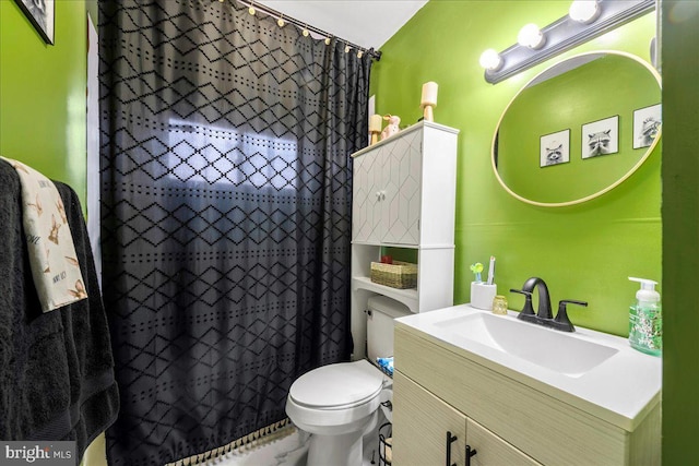 7443 Tamara Ln, Tobyhanna, PA 18466 - bathroom featuring toilet, vanity, and a shower with curtain