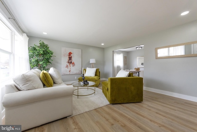 610 Bloomfield Dr, Westampton, NJ 08060 - living room featuring recessed lighting, baseboards, and wood finished floors