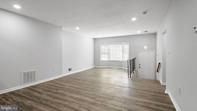 11400 Cosca Park Pl, Clinton, MD 20735 - spare room featuring recessed lighting, visible vents, and dark wood-style flooring