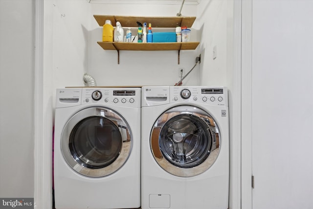 510 W S Ave, Glenolden, PA 19036 - laundry area featuring washing machine and dryer and laundry area