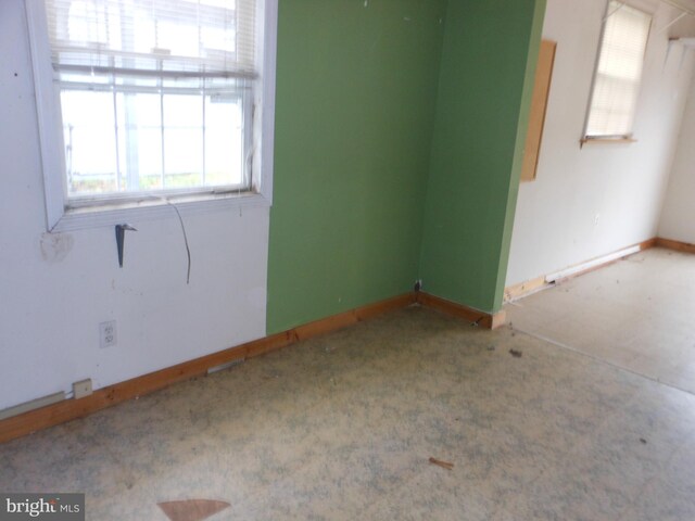 40 Oak Ct, Annapolis, MD 21401 - carpeted empty room with baseboards