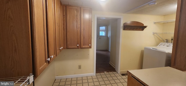 209 N Pine St, Seaford, DE 19973 - washroom featuring washer / clothes dryer and baseboards
