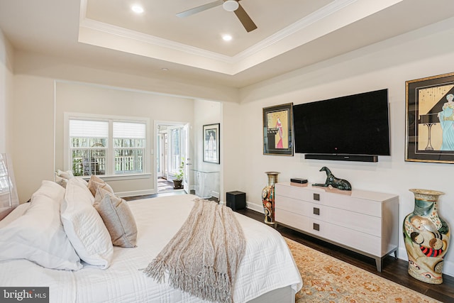 bedroom with baseboards, recessed lighting, wood finished floors, ceiling fan, and ornamental molding