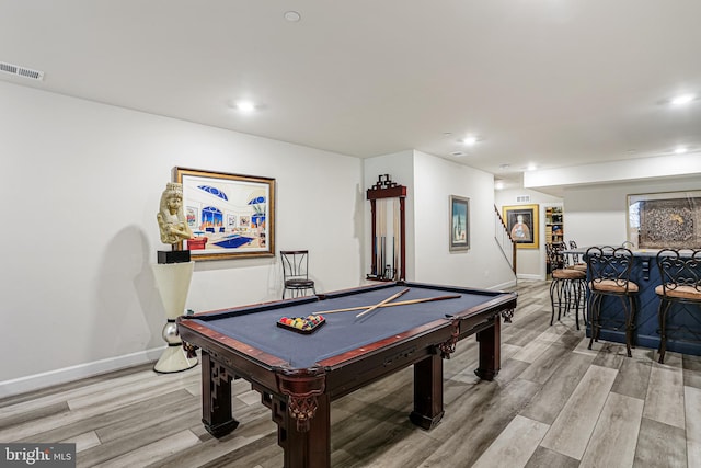 playroom with billiards, a dry bar, light wood-style flooring, visible vents, and recessed lighting