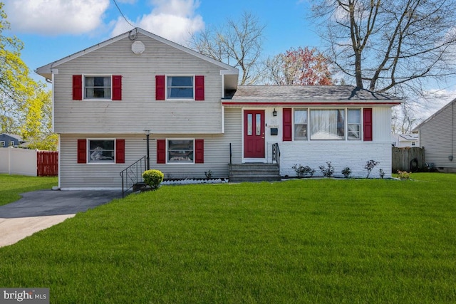 6 Walnut Dr, Burlington, NJ 08016 - split level home with fence, entry steps, and a front yard
