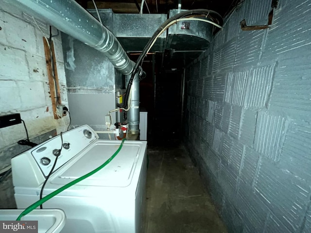 721 Tuckerman St NW, Washington, DC 20011 - utilities featuring washer / dryer